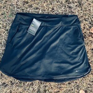 NWT Nike women’s DRY FIT black golf skort / athletic skort